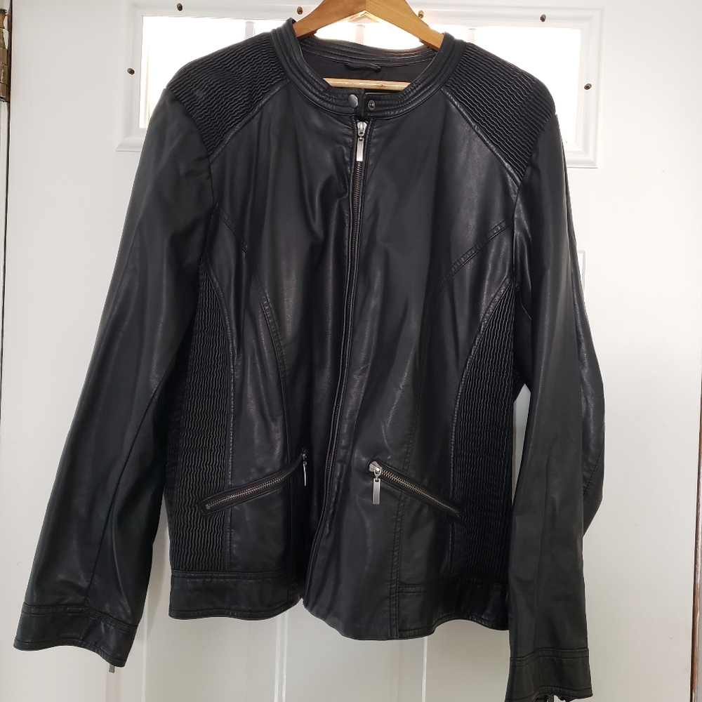 22/24 black faux leather jacket